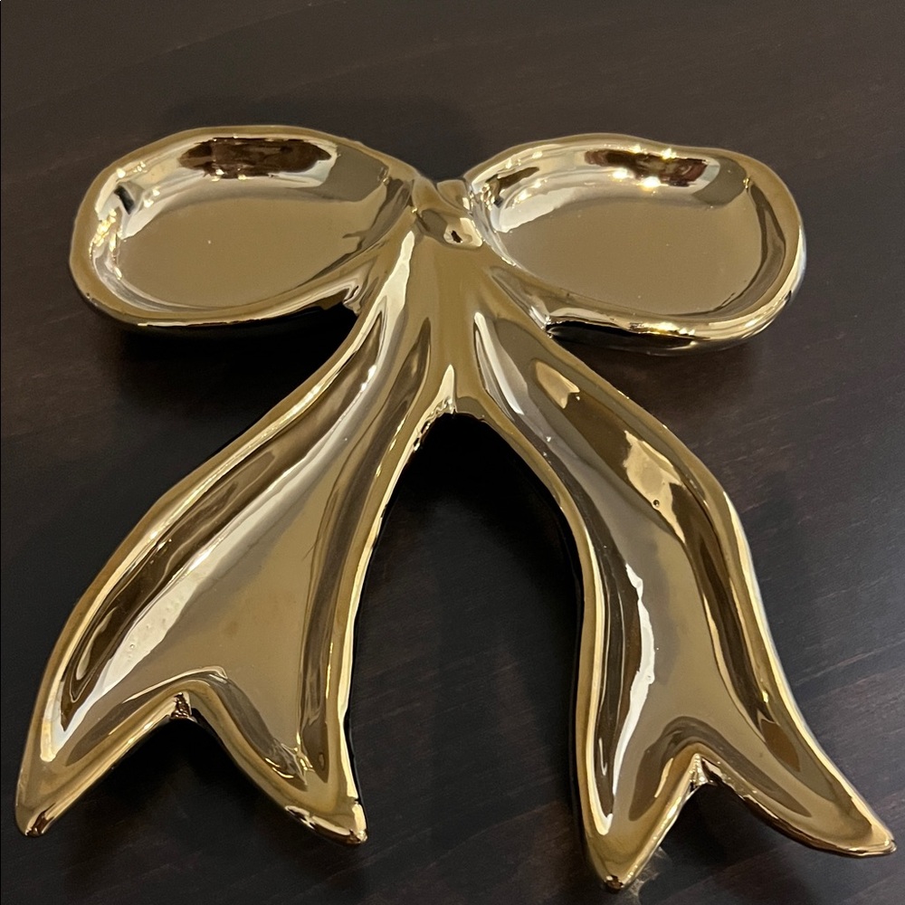 Luxurious Gold Bow Home Accent
